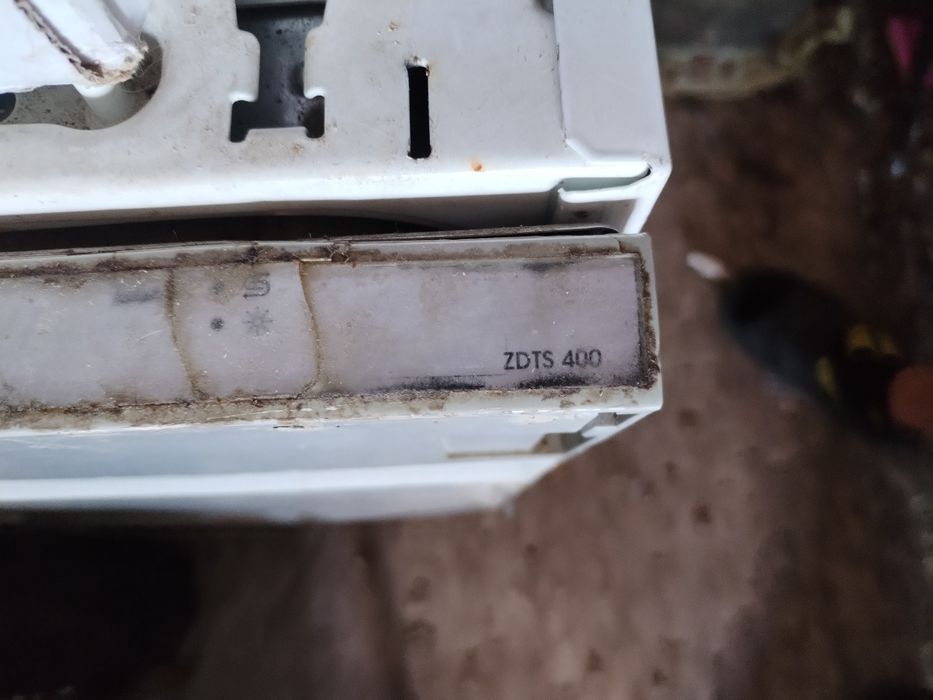 Продаю Zanussi ZDTS 400