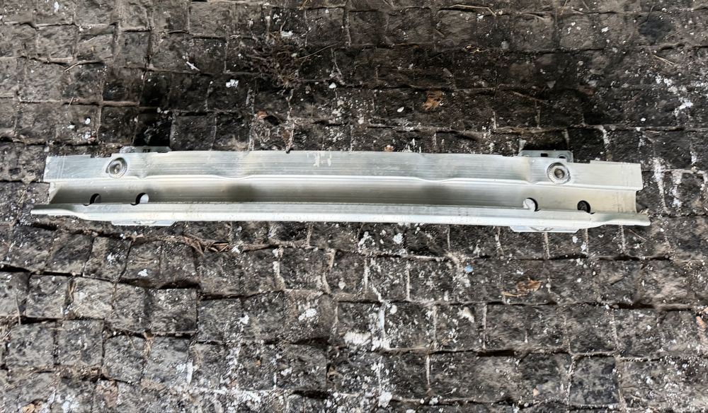 Підсилювач заднього бампера VW Touareg  Туарег