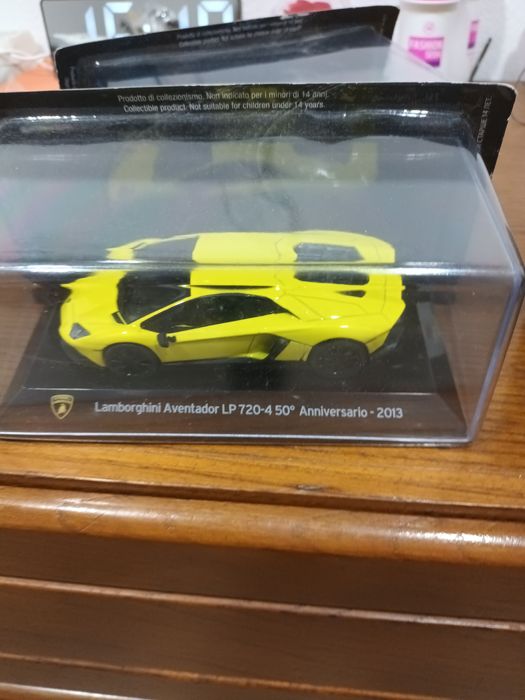 Várias ferramentas  chaves carros