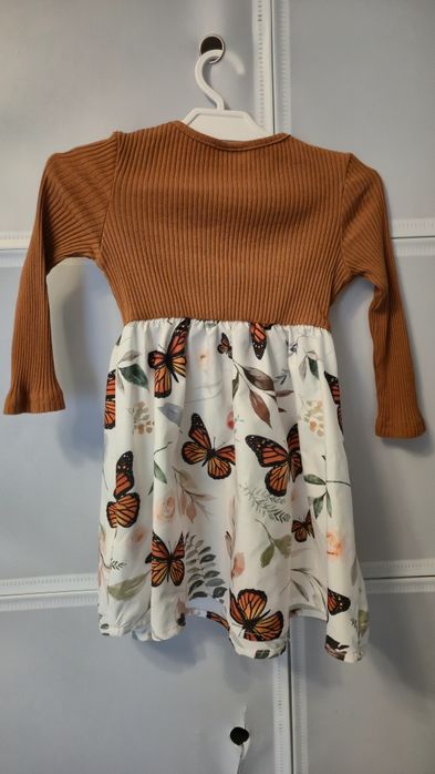 Sukienka z motylkami