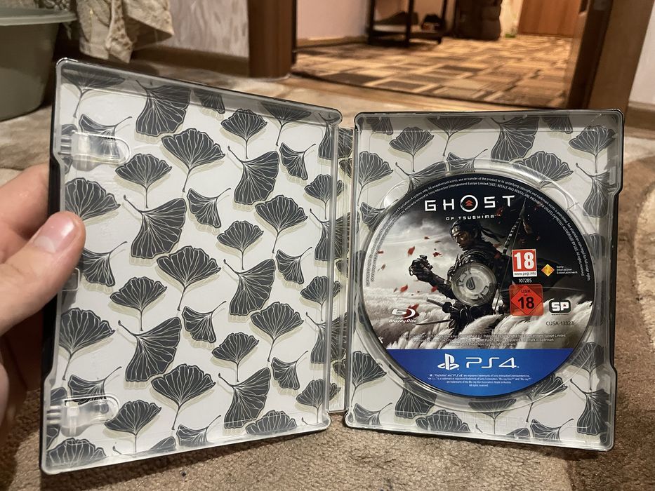 Стілбук з грою Ghost of Tsushima, диск та металевий стілбук