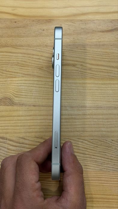 iPhone 15 / 128 Gb / Desbloqueado