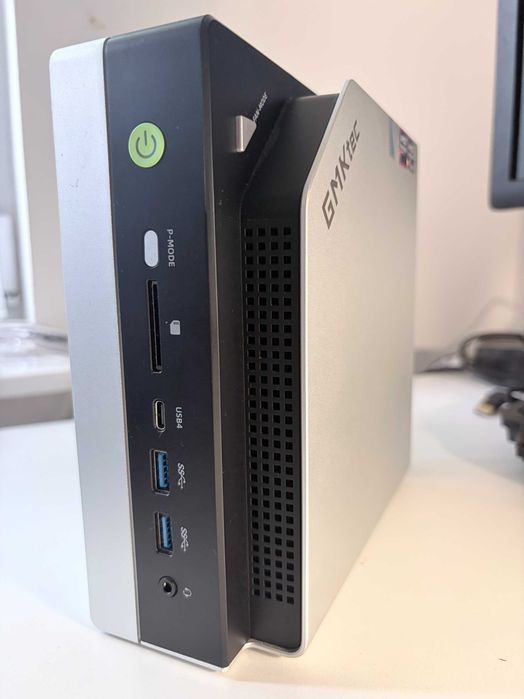 Komputer GMKTEC EVO-X2 Ryzen AI Max+ 395 128GB RAM 6TB SSD Wi-Fi Windows 11 Professional