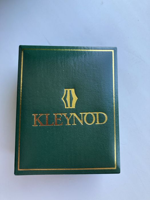 Кварцевые часы Kleynod