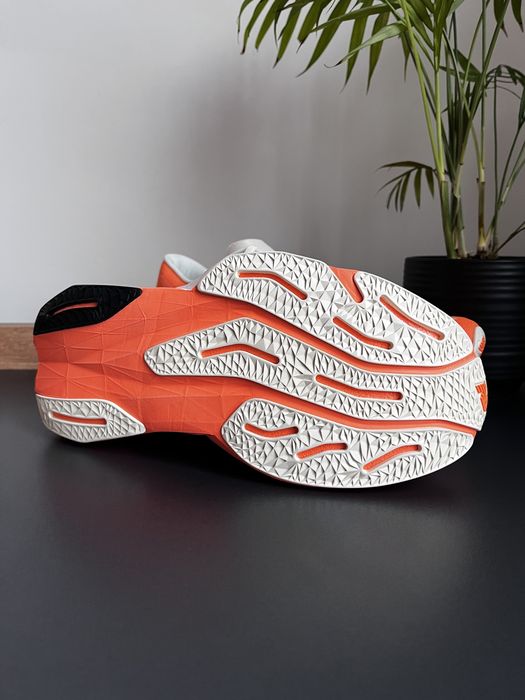 New Balance FuelCell Rebel v4 оригінал кросівки чоловічі розмір 40.5 (25.5см) нові  артикул MFCXC04
