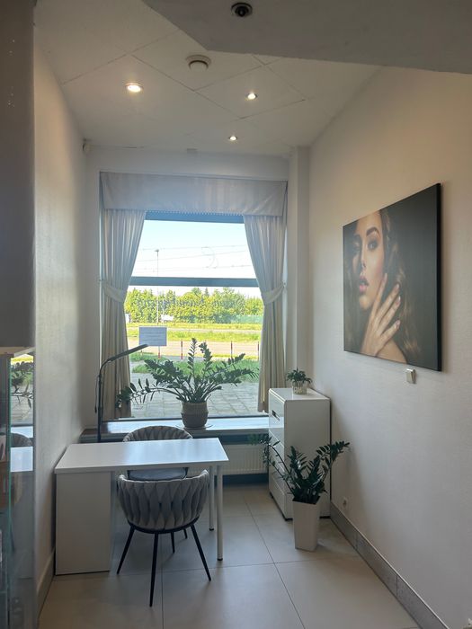 Wynajmę dwa stanowiska do manicure