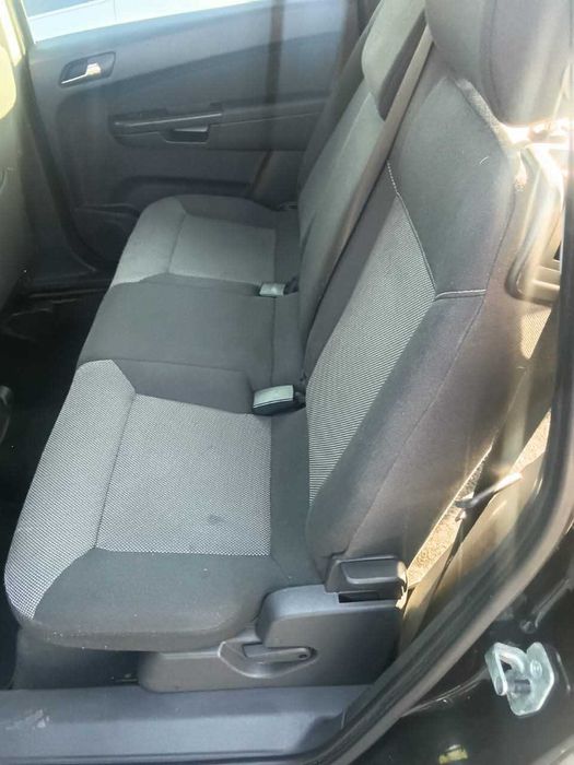 Opel Zafira — 2012 рік