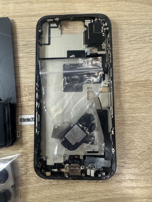 Продам iphone 16proMax по деталям
