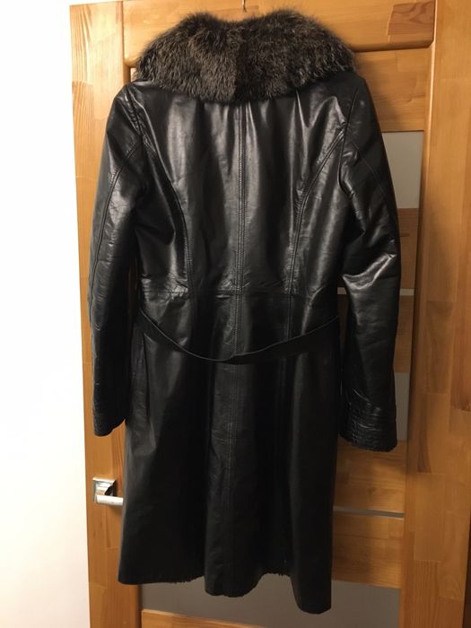 Шкіряний плащ з мехом