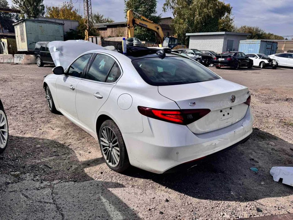 Alfa Romeo Giulia ляда багажник кришка разборка  задня панель