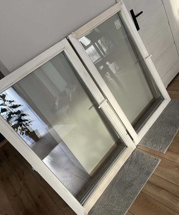 Drewniane okna 90x135 i 80x135, 2-szybowe, rozwierne/rozwierno-uchylne