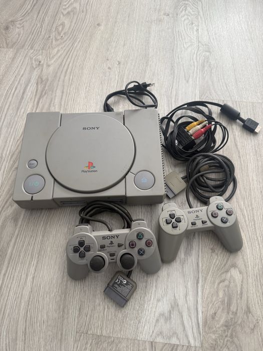 PlayStation 1 em excelente estado