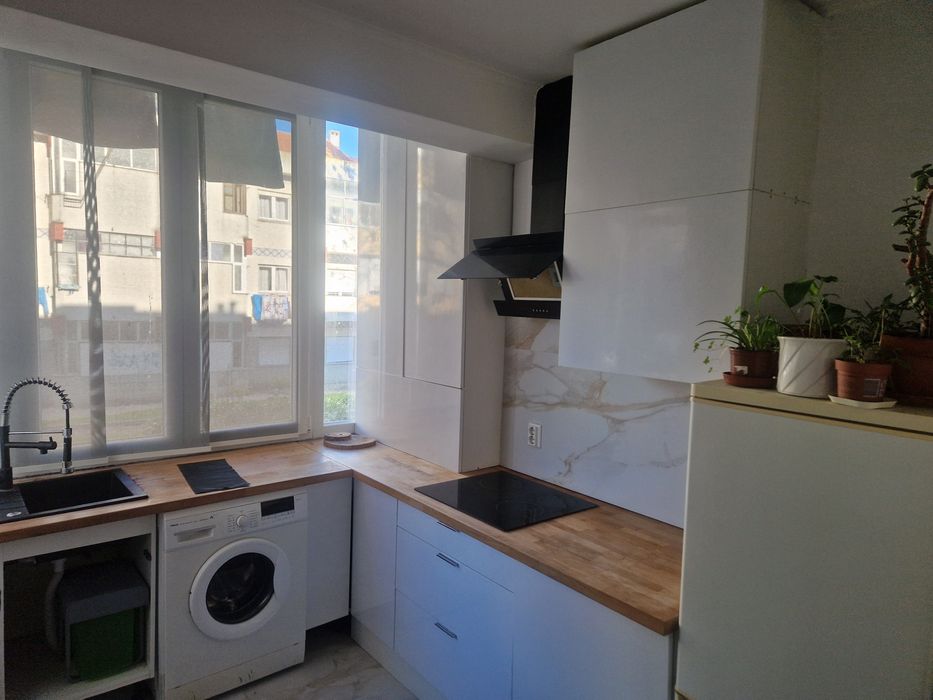 Vendo T3 com viabilidade para T4 ou T5 com mais de 100 m2 só respondo a interessados em comprar — Venteira, Lisboa