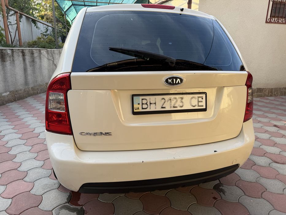Продам Kia Carens 2009 год 2.0 Бензин Автомат
