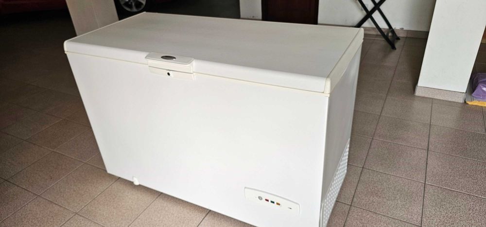 Arca frigorífica marca WhirlPool