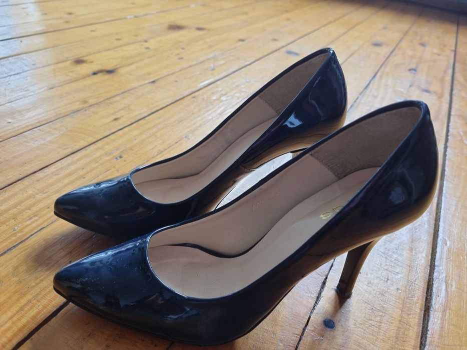 Czółenka szpilki Wojas granatowe lakierowane 35