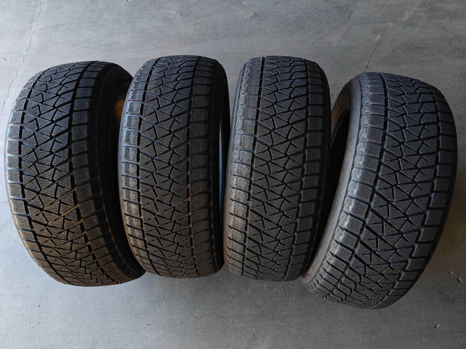 R19 235 55 шини зимові Bridgestone Blizzak DM-V2 арктична липучка Японія