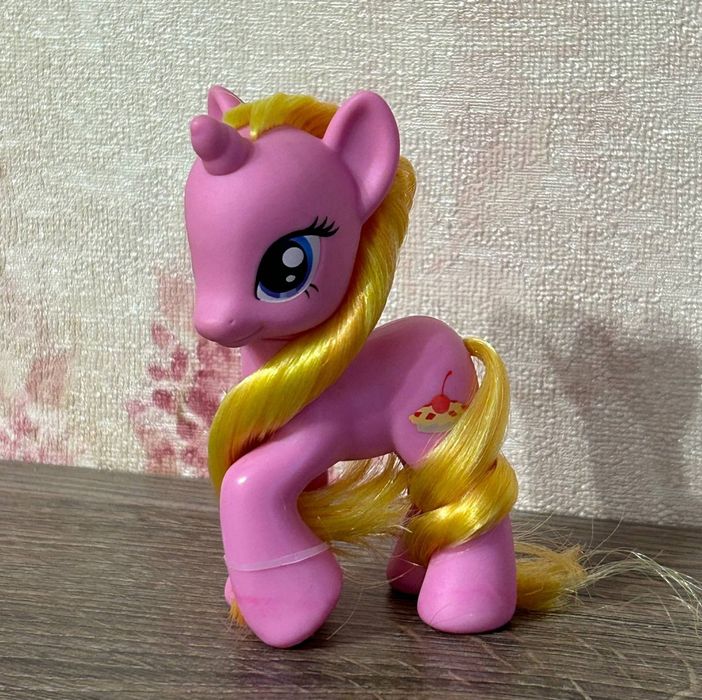 Cherry Berry z serii My Little Pony Friendship Is Magic