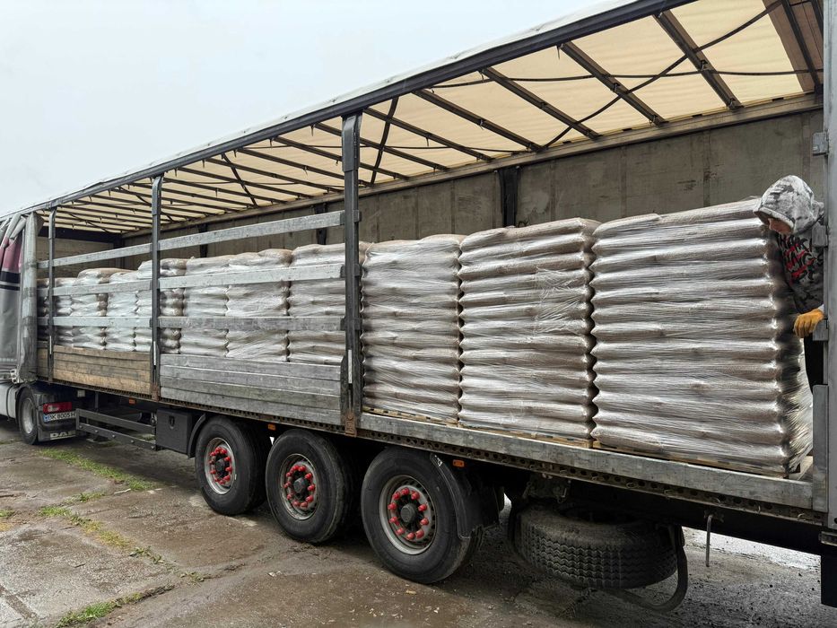 Pellet sosnowy bez żadnych dodatków! transport autem z windą