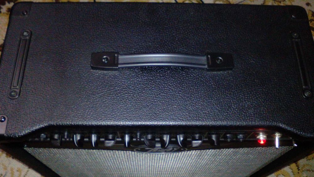 Peavey ValveKing 112 50W Valvulado 1x12