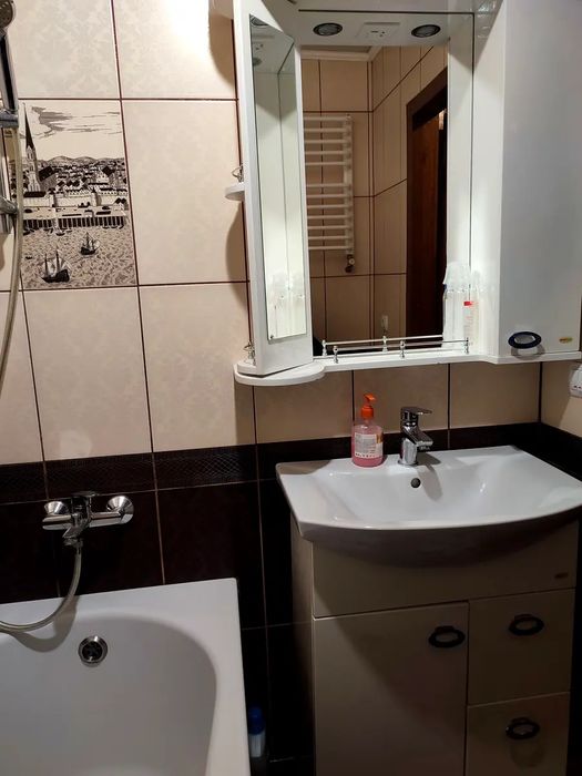 Продаж 4-кімнатної квартири 84,1 м кв. в  ближньому центрі м. Старий Самбір Самбірського району Львівської області.