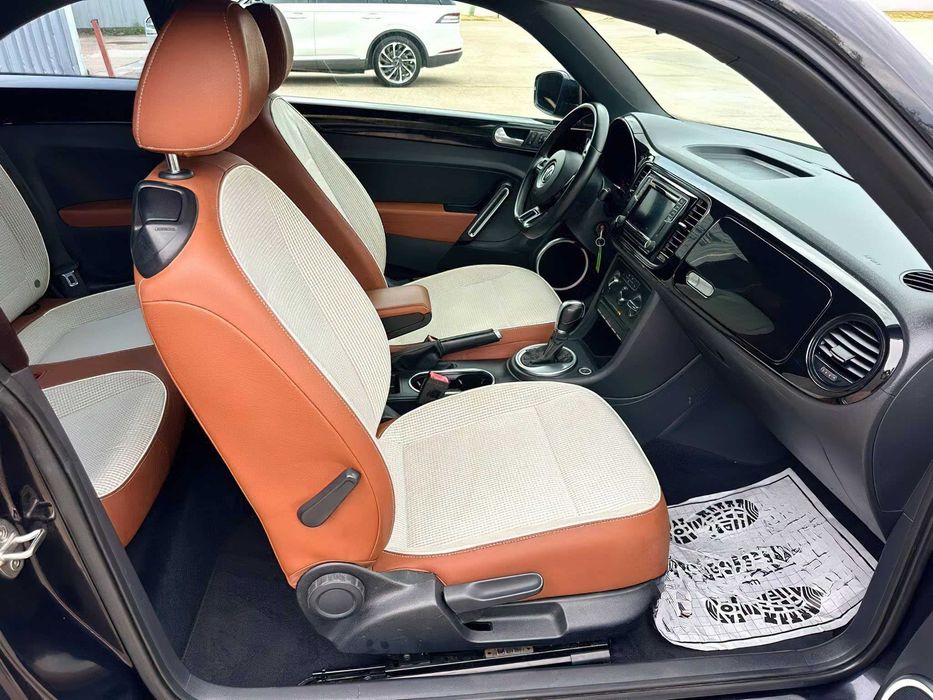Volkswagen Beetle Classic      2016
