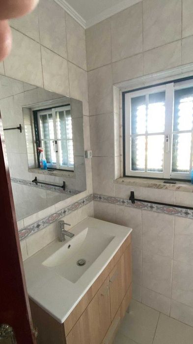 Loures - Moradia - 3 Quartos - COMPLETAMENTE MOBILADA