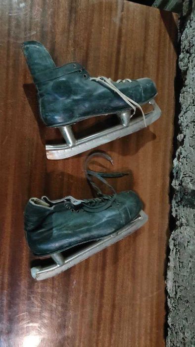 Коньки чорні - довжина леза 30 см