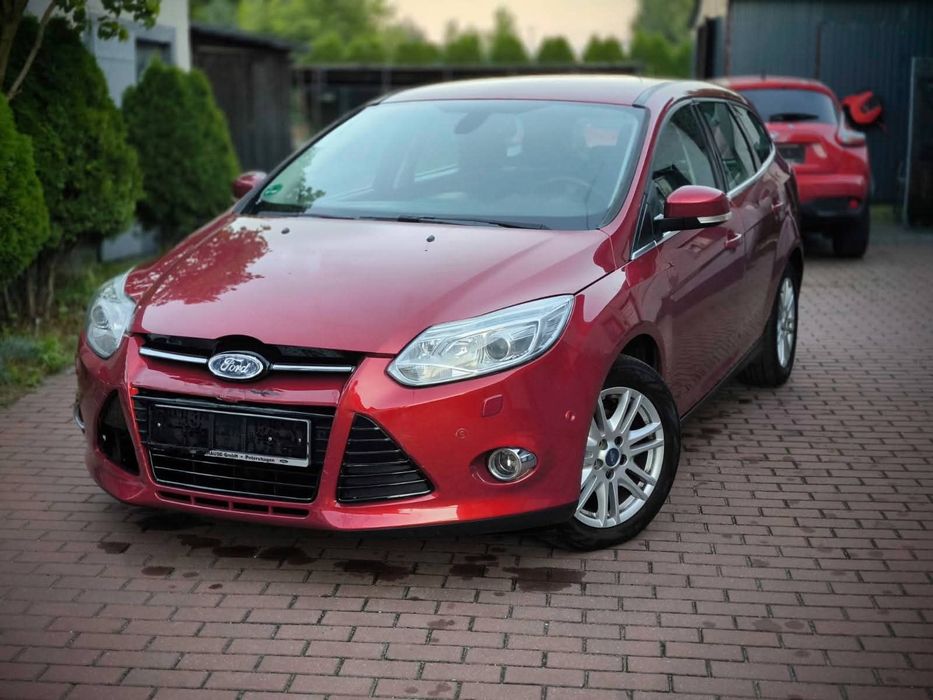 Ford Focus Titanium| Climatronic | Pakiet Zima | Hak | Alufelgi