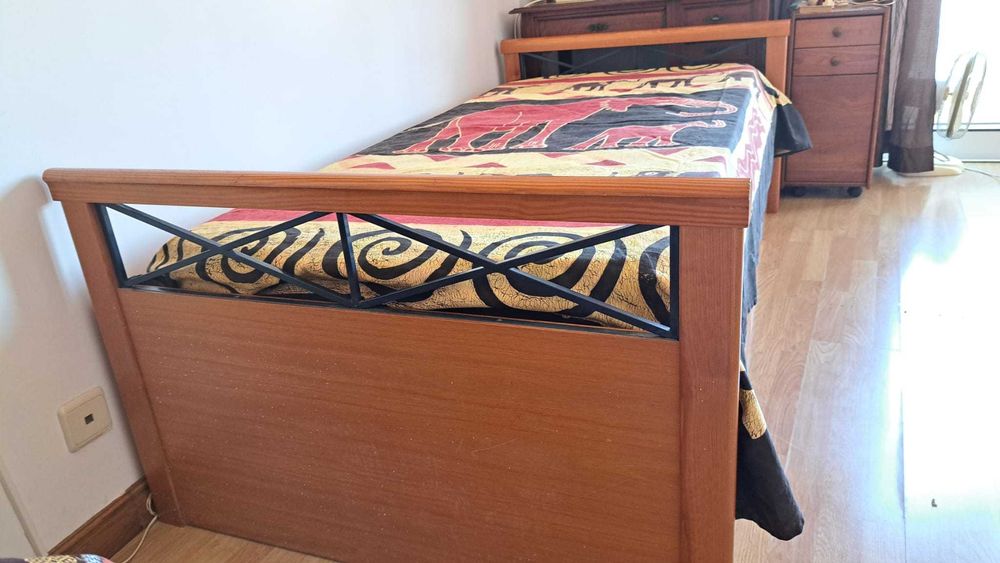 Cama de solteiro dupla