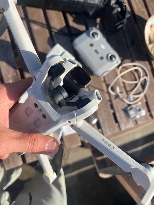 Drone DJI Mini 3 + acessórios + case.