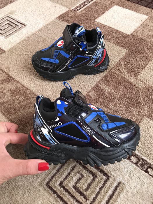 Розпродаж, Кросівки для хлопчиків