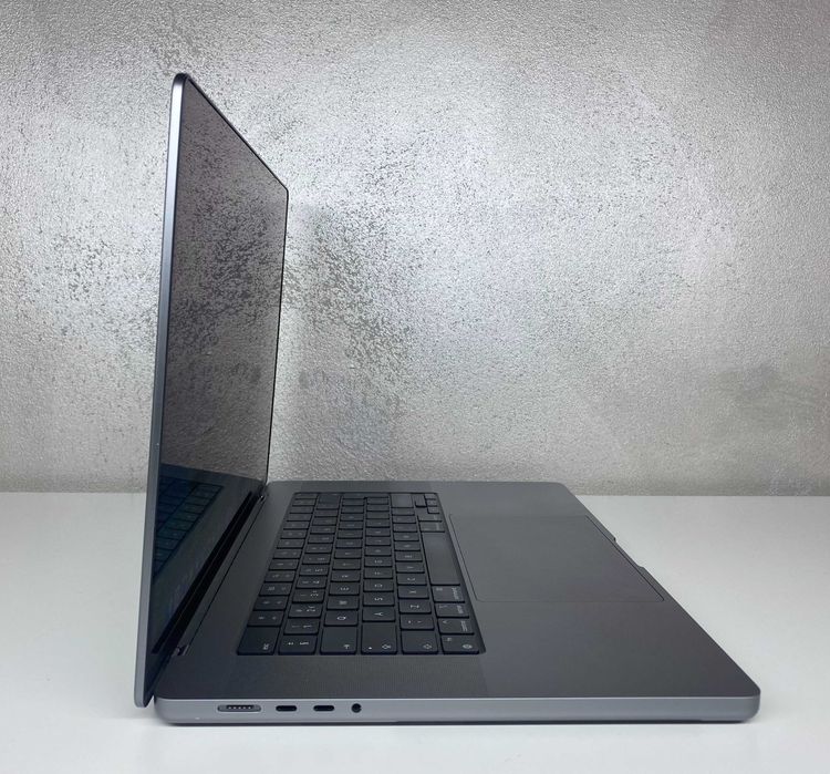 Apple Macbook Pro 16" A2485 M1 PRO 32GB 512SSD Tahoe 185C