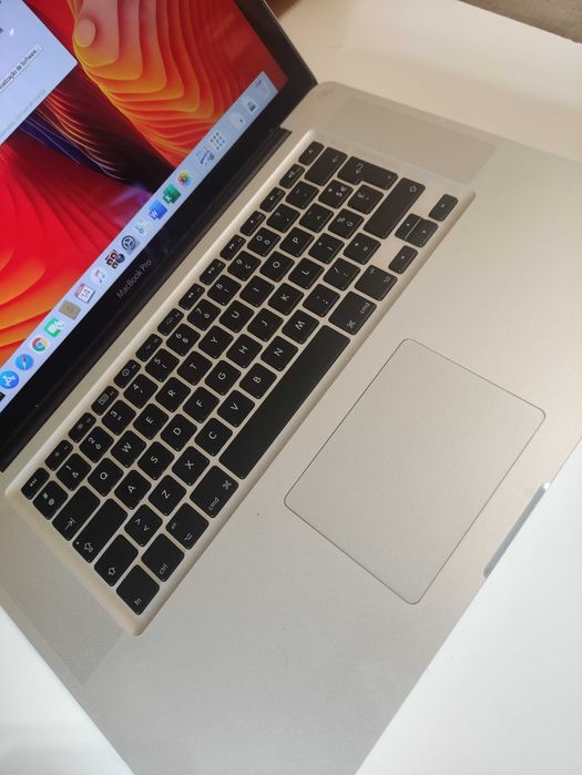 Macbook pro de 15 polgadas i7