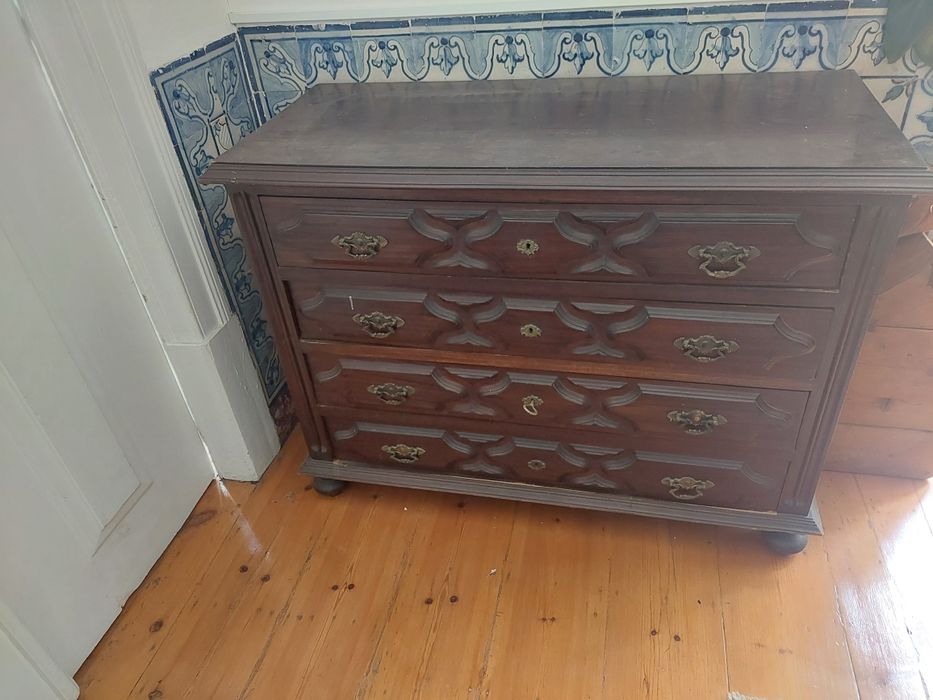 Cómoda madeira maciça