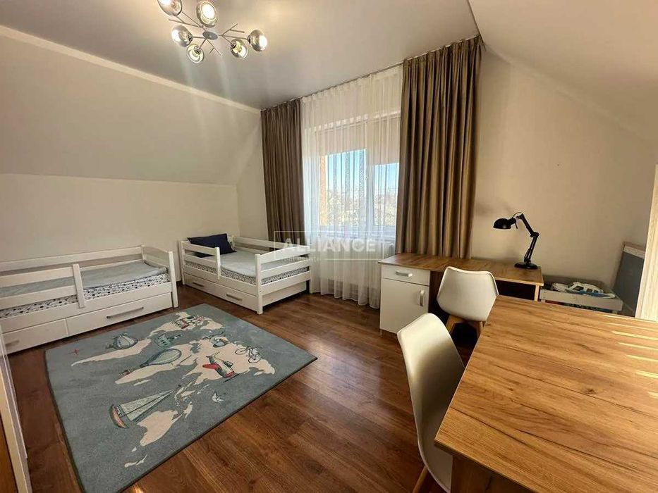 Продам шикарний будинок в 15 км від Івано-Франківська