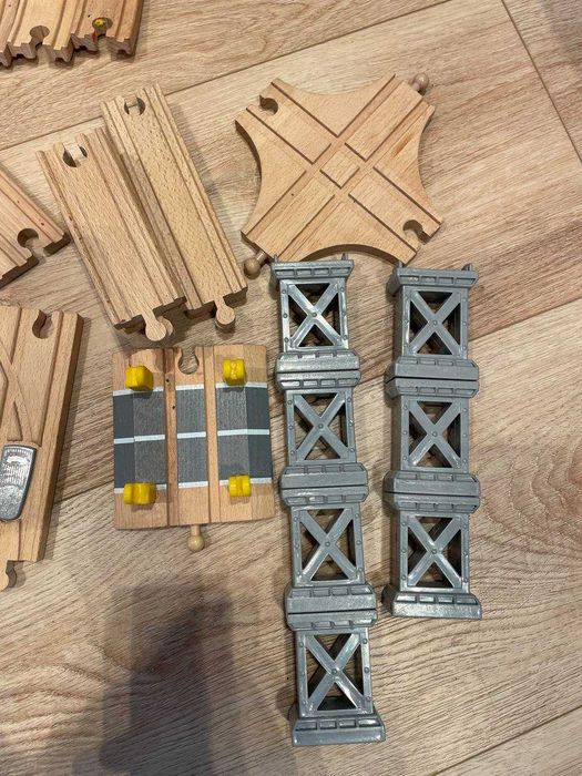 Велика деревяна залізниця BRIO / IKEA понад 100 елементів