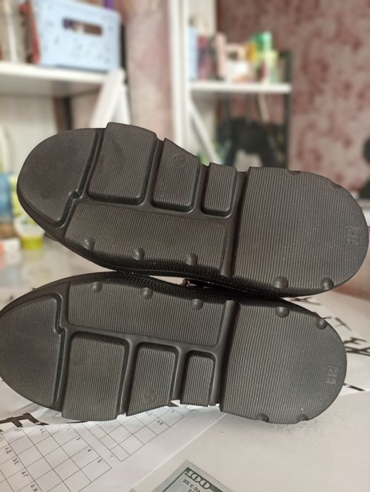 Нові жіночі полуботинки