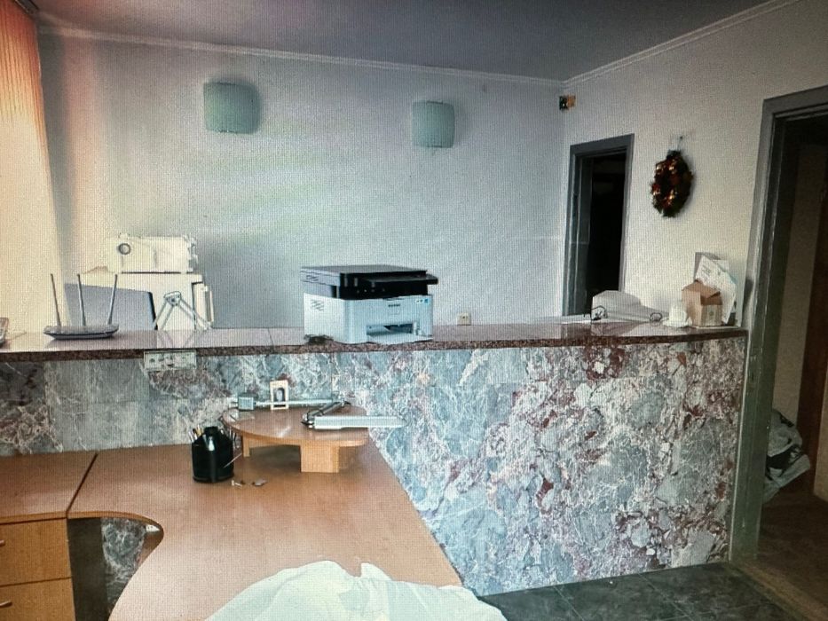 Отличный вариант для бизнеса 30.3 м 2 кабинета фасадный вход