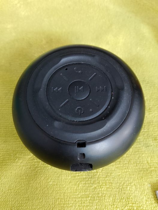 Dwa głośniki bluetooth