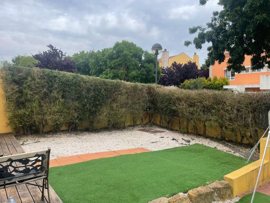 Jardinagem e limpezas e limpezas de terrenos