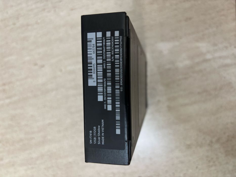 Samsung Galaxy Z Flip 6 | 512GB | Garantia UE | Ecrã + Bateria Novos