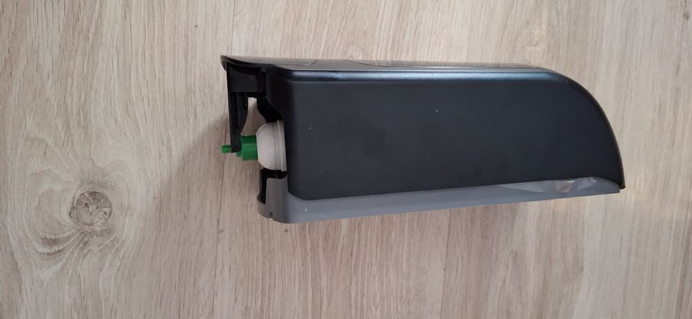 Dozownik  Merida na ścianę do mydła lub płynu