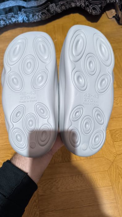 Новые сланцы, шлепанцы