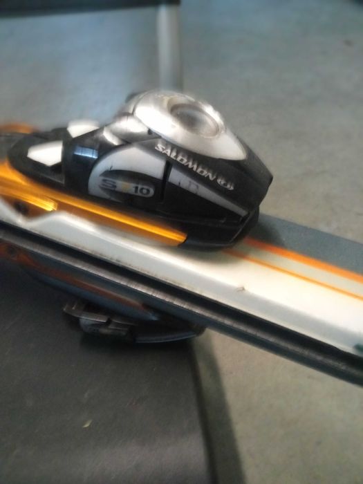 Skis Salomon Verse comprimento 170 e Bastões Salomon, usados