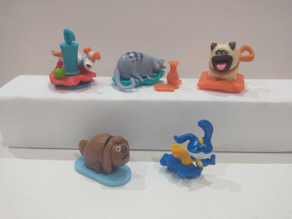 Figurki Kinder z serii Sekretne życie zwierząt 5szt