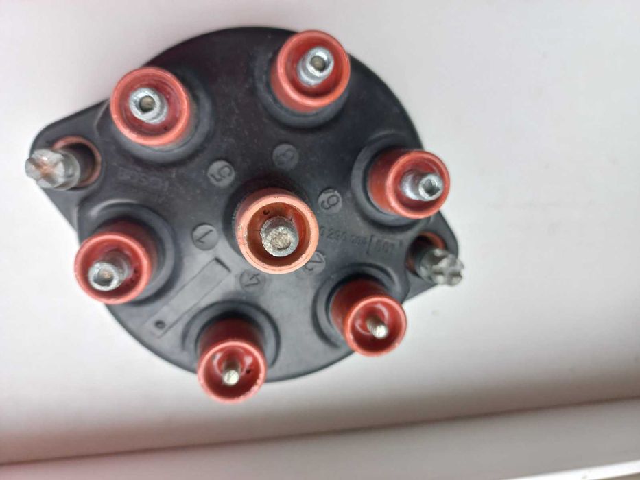 Б/У BOSCH 0 290 004 501 Крышка трамблера Mercedes ОМ 110 2.8l