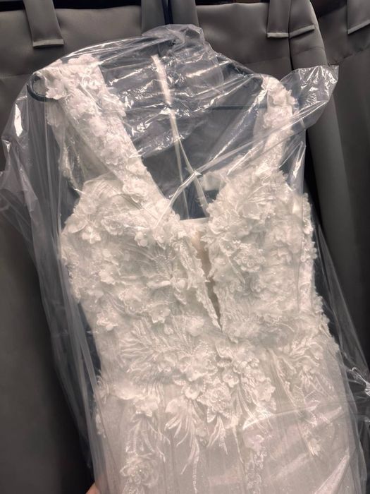 Розкішна Весільна Сукня зі шлейфом Пишна/Айворі/Плаття/біла/довга/