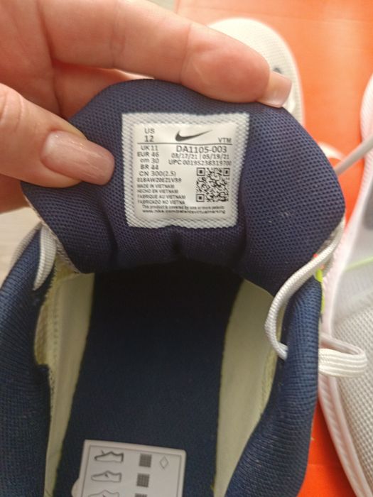 Продам нові чоловічі кросівки Nike