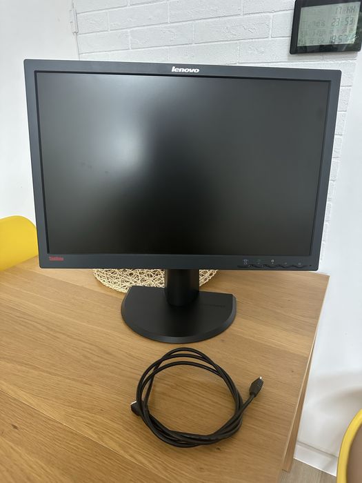 Monitor lenowo thinkvision